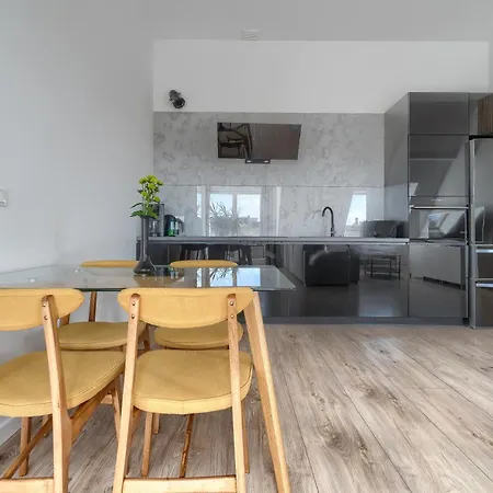 Z 1 Sypialnia I Balkonem 1899 By Platinum *