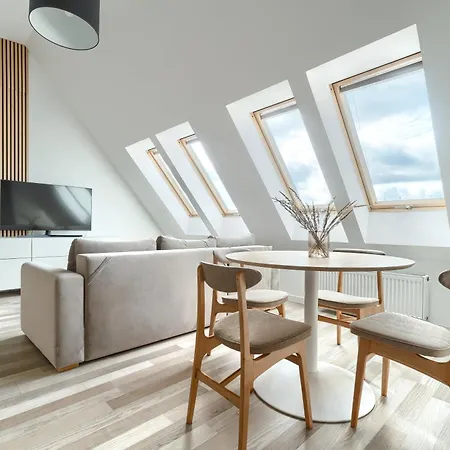 Z 1 Sypialnia I Balkonem 1899 By Platinum Apartment