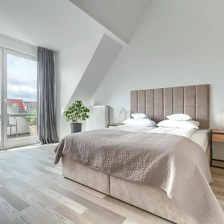 Z 1 Sypialnia I Balkonem 1899 By Platinum *